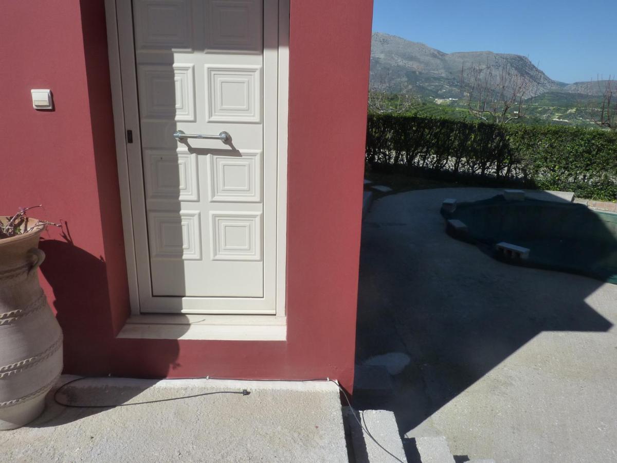 Entire Independent Maisonette Near Heraklion Pottery Classes Petrokefalo Exterior photo